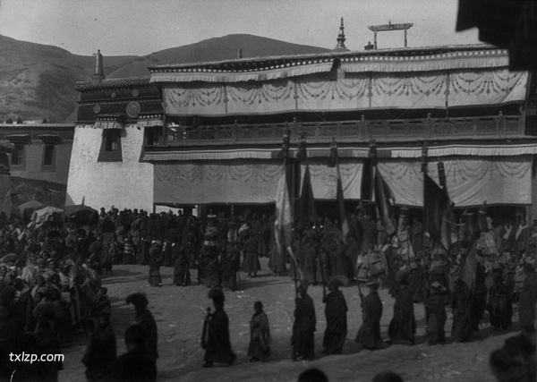 1932-1933年青海循化文都寺的转香巴活动现场实录插图3