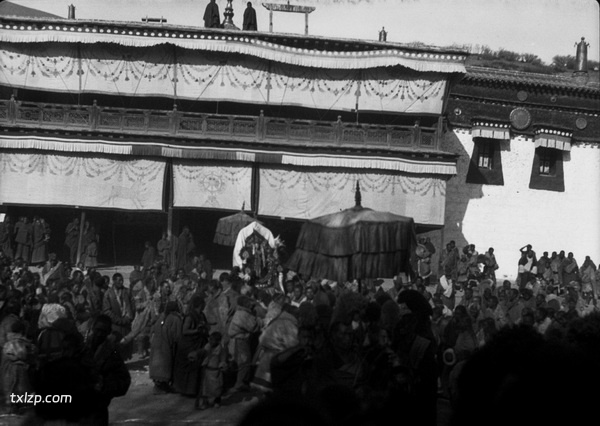 1932-1933年青海循化文都寺的转香巴活动现场实录插图6