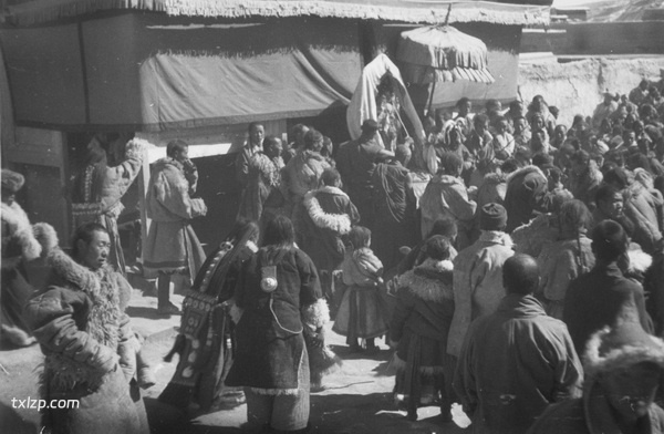 1932-1933年青海循化文都寺的转香巴活动现场实录插图12