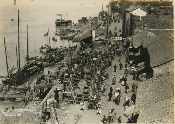 1926年武汉老照片 武昌黄鹤楼八宝寺及百姓生活插图1