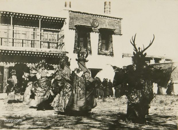 1936年乌兰浩特老照片 一场葛根庙会及跳查玛历史影像插图5
