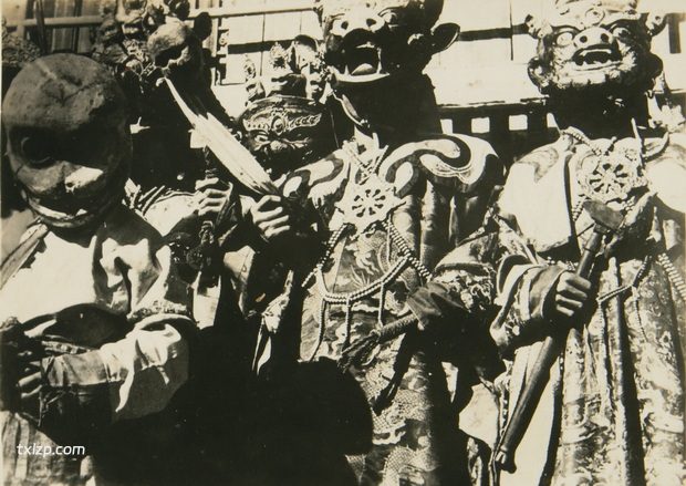 1936年乌兰浩特老照片 一场葛根庙会及跳查玛历史影像插图7