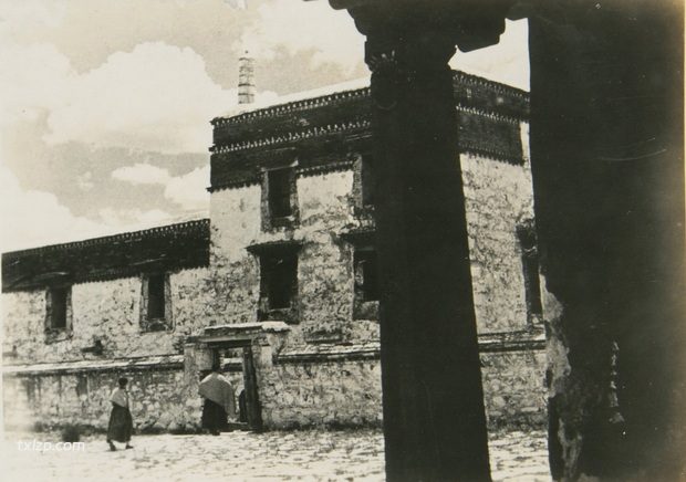 1936年乌兰浩特老照片 一场葛根庙会及跳查玛历史影像插图15