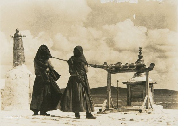1936年乌兰浩特老照片 一场葛根庙会及跳查玛历史影像插图20